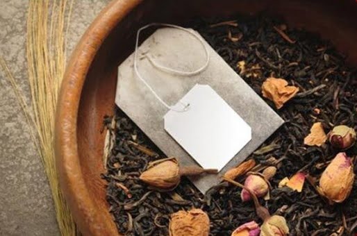 como reutilizar bolsas de te en el jardín